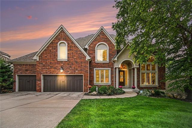 20613 W 96th Terrace, Lenexa, KS 66220