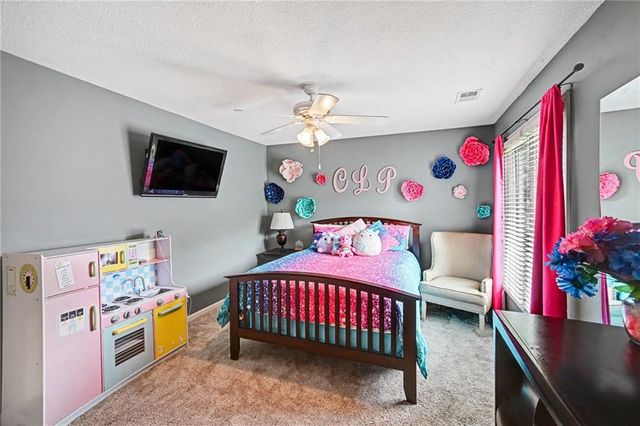 20613 W 96th Terrace, Lenexa, KS 66220