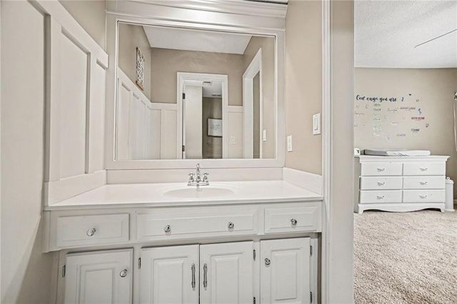 20613 W 96th Terrace, Lenexa, KS 66220