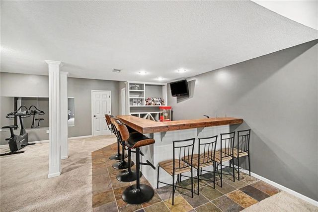 20613 W 96th Terrace, Lenexa, KS 66220