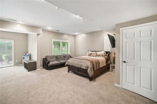 20613 W 96th Terrace, Lenexa, KS 66220