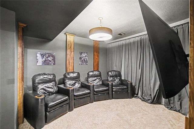 20613 W 96th Terrace, Lenexa, KS 66220