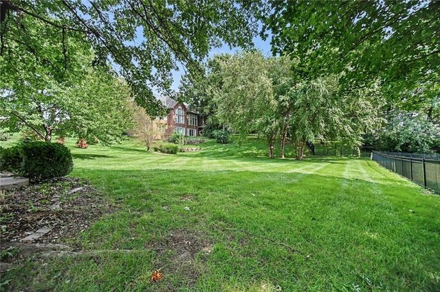 20613 W 96th Terrace, Lenexa, KS 66220