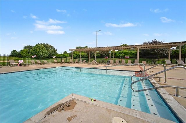 20613 W 96th Terrace, Lenexa, KS 66220
