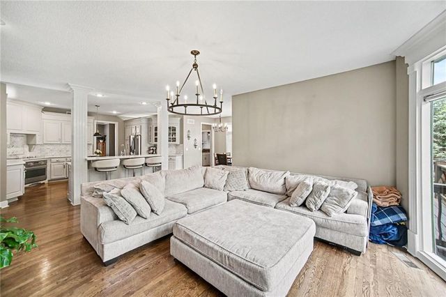 20613 W 96th Terrace, Lenexa, KS 66220