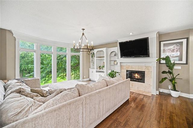 20613 W 96th Terrace, Lenexa, KS 66220
