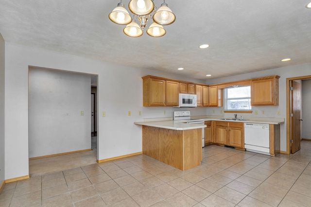 730 W Apache Street, Republic, MO 65738