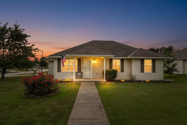 730 W Apache Street, Republic, MO 65738