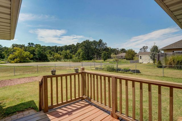 730 W Apache Street, Republic, MO 65738