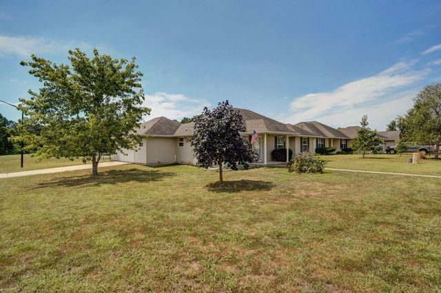 730 W Apache Street, Republic, MO 65738
