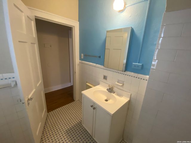 424 E Ashby Pl Apt 3, San Antonio, TX 78212