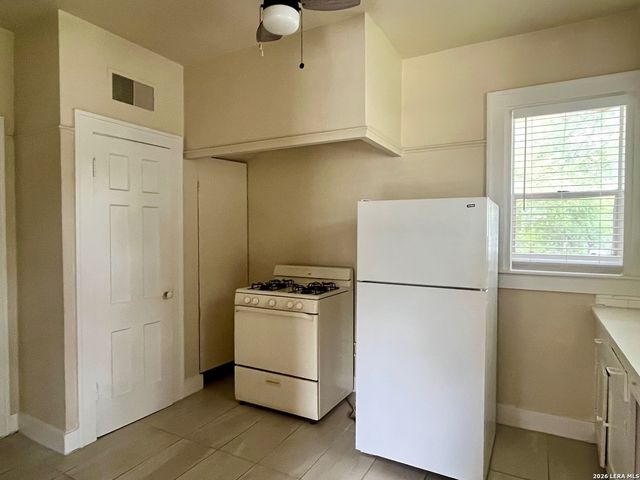 424 E Ashby Pl Apt 3, San Antonio, TX 78212