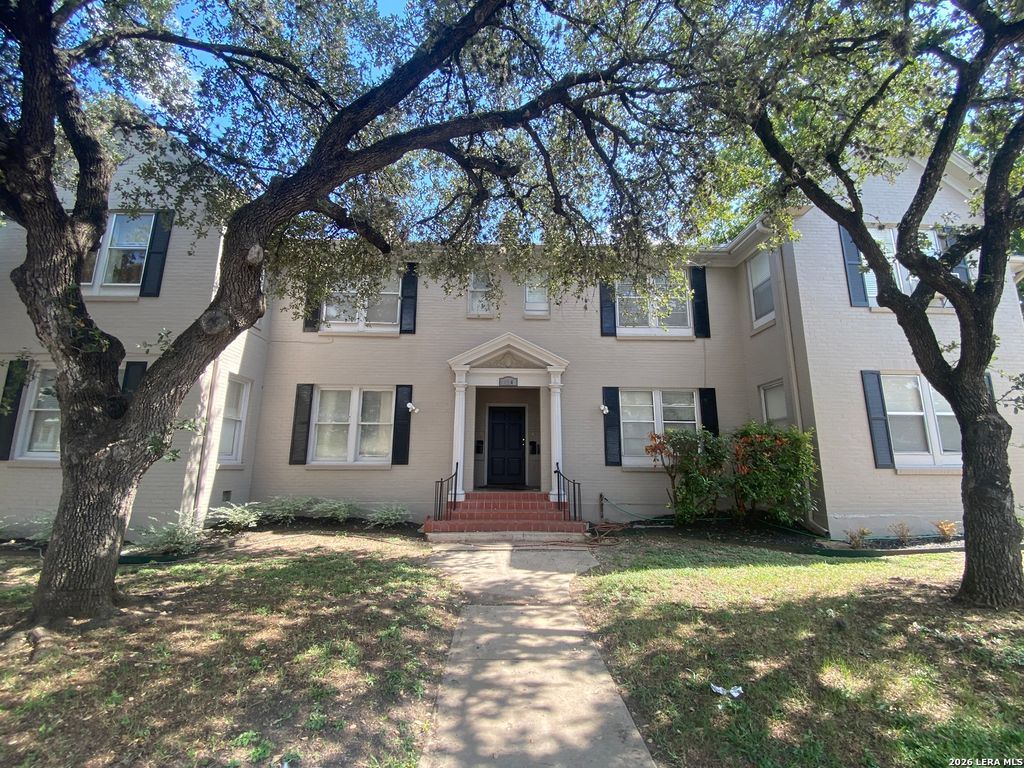 424 E Ashby Pl Apt 3, San Antonio, TX 78212