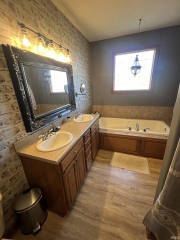 1522 W 700 N Street, Huntington, IN 46750