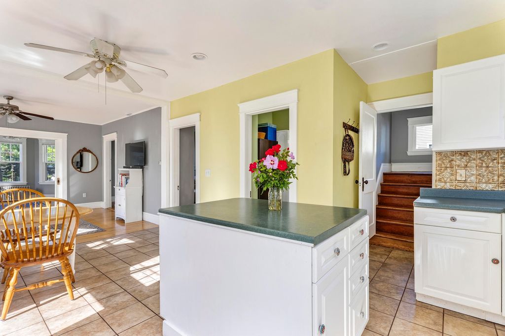 691 Washington Avenue, Portland, ME 04103 — photo 2