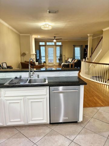 1310 W Webster Street, Houston, TX 77019