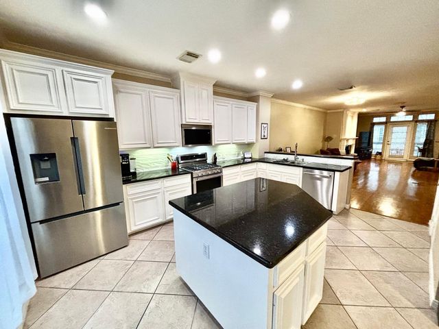 1310 W Webster Street, Houston, TX 77019