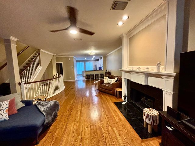 1310 W Webster Street, Houston, TX 77019