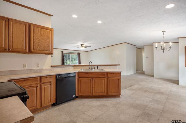 18970 CR 2323, Whitehouse, TX 75791