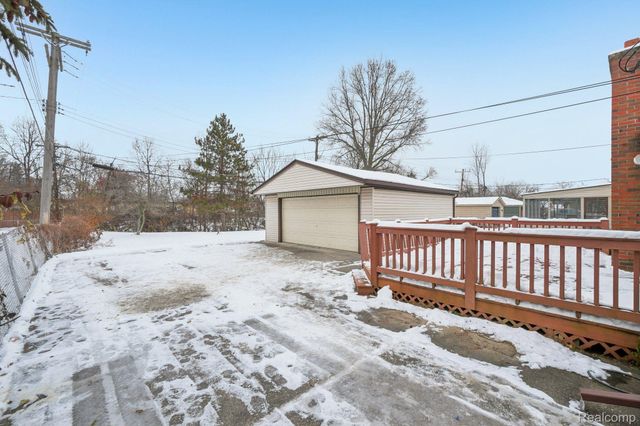 28312 Mackenzie Drive, Westland, MI 48185