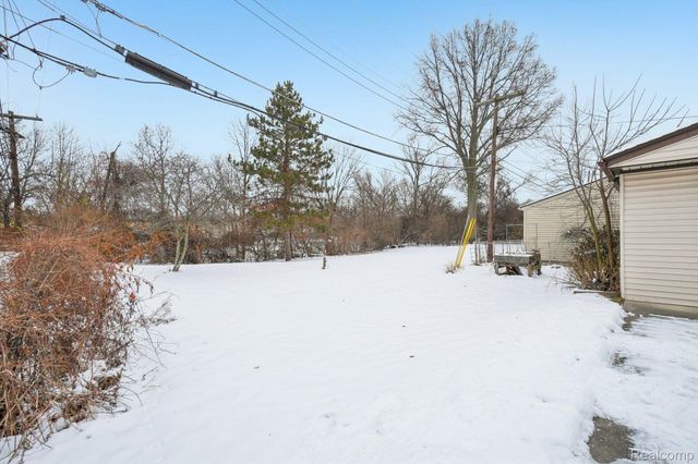 28312 Mackenzie Drive, Westland, MI 48185