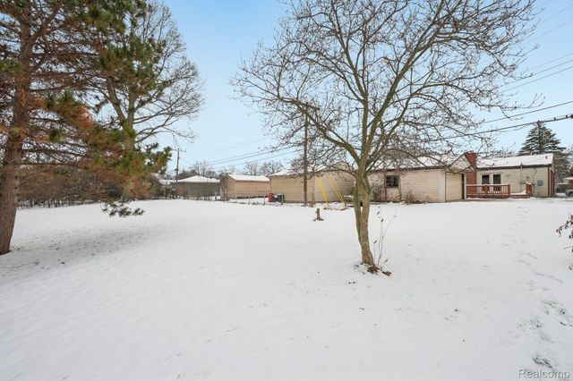 28312 Mackenzie Drive, Westland, MI 48185