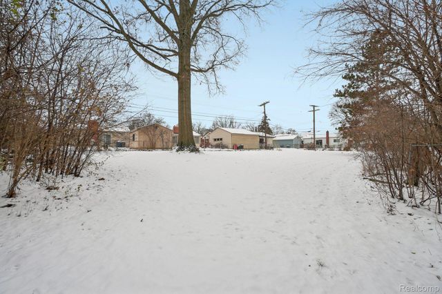 28312 Mackenzie Drive, Westland, MI 48185