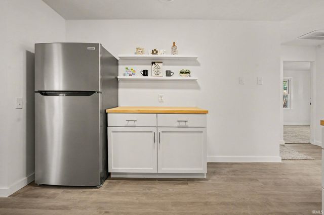 122 E Willow Drive, South Bend, IN 46637