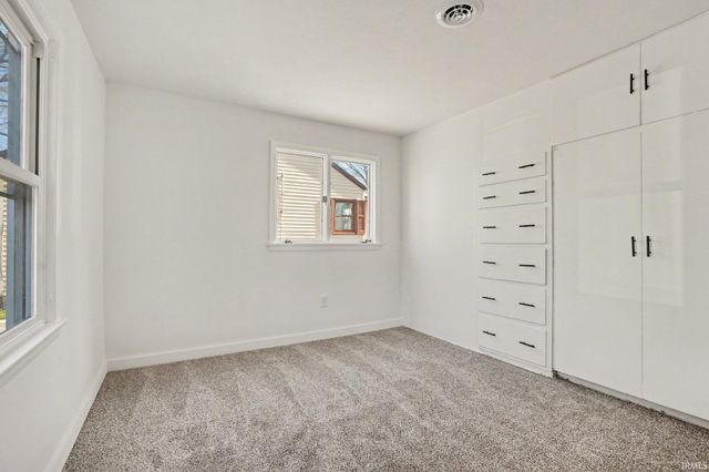 122 E Willow Drive, South Bend, IN 46637