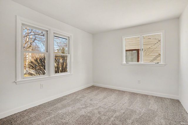 122 E Willow Drive, South Bend, IN 46637