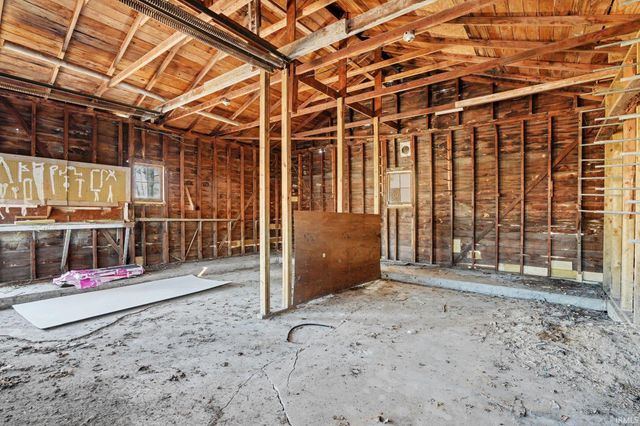 122 E Willow Drive, South Bend, IN 46637