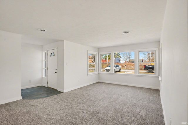 122 E Willow Drive, South Bend, IN 46637