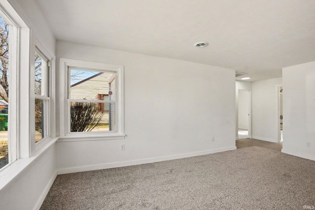 122 E Willow Drive, South Bend, IN 46637