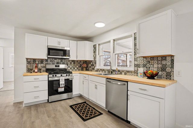 122 E Willow Drive, South Bend, IN 46637