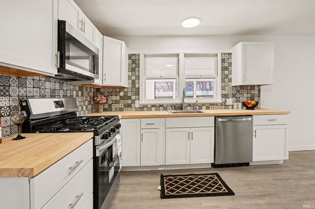 122 E Willow Drive, South Bend, IN 46637