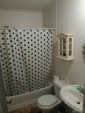 833 Wayne Ave, Pensacola, FL 32507