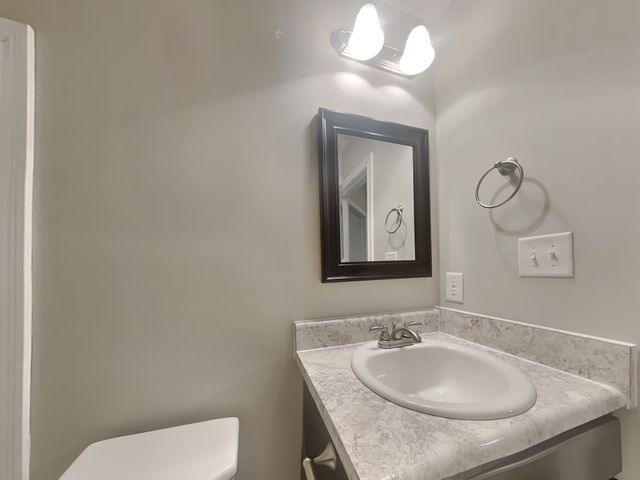 1489 Coronado Dr, Clarksville, TN 37042