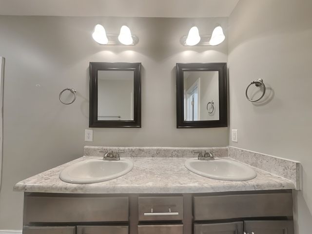 1489 Coronado Dr, Clarksville, TN 37042