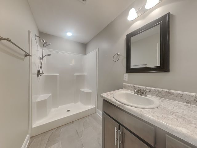 1489 Coronado Dr, Clarksville, TN 37042