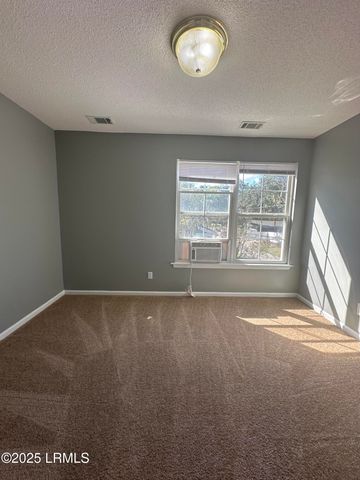 2210 Waddell Rd Apt 5, Port Royal, SC 29935