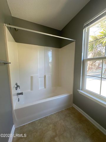 2210 Waddell Rd Apt 5, Port Royal, SC 29935