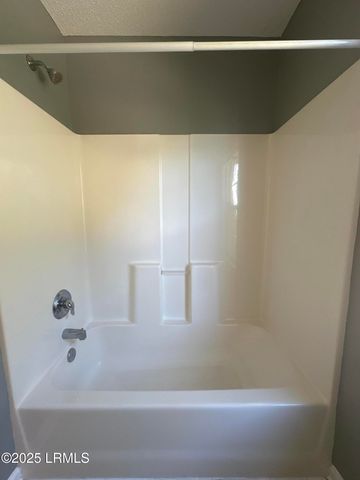 2210 Waddell Rd Apt 5, Port Royal, SC 29935