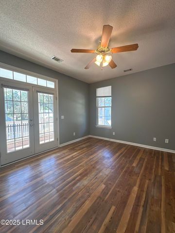 2210 Waddell Rd Apt 5, Port Royal, SC 29935