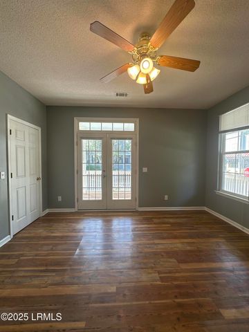 2210 Waddell Rd Apt 5, Port Royal, SC 29935