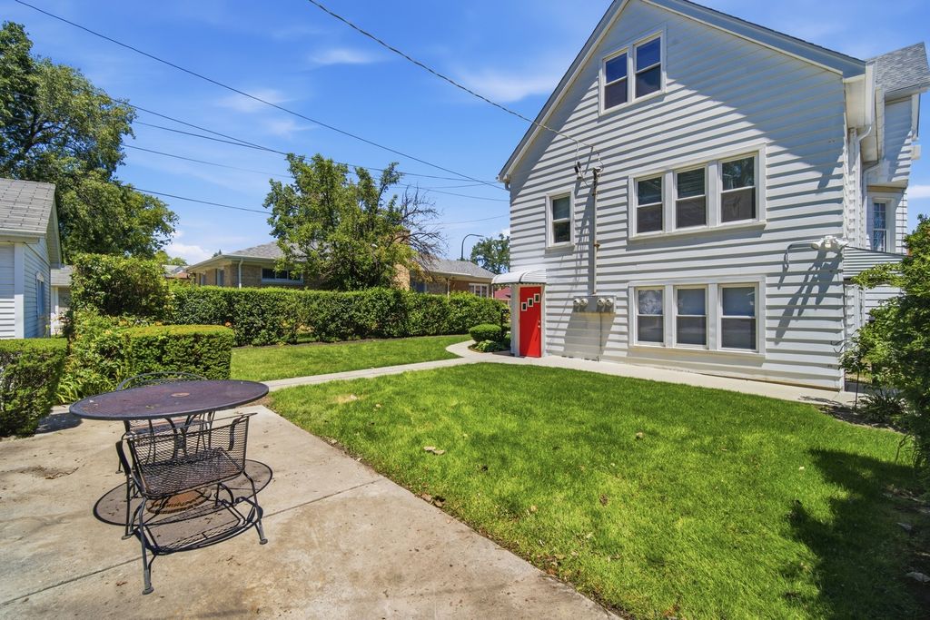7314 N Crawford Avenue 2, Lincolnwood, IL 60712