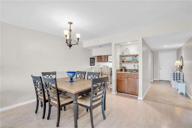 4640 Chantelle DR N204, Naples, FL 34112