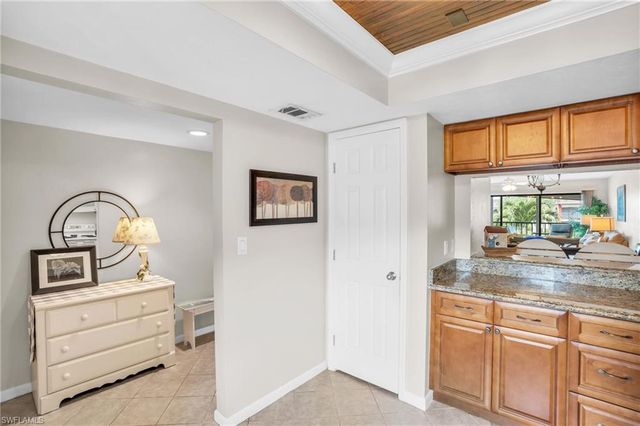 4640 Chantelle DR N204, Naples, FL 34112