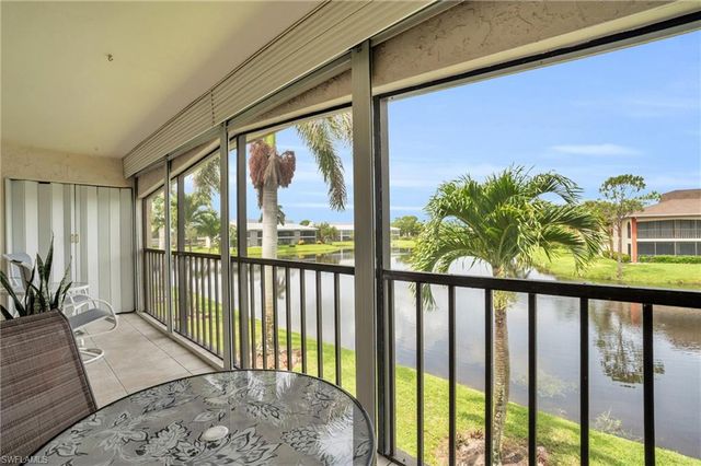 4640 Chantelle DR N204, Naples, FL 34112