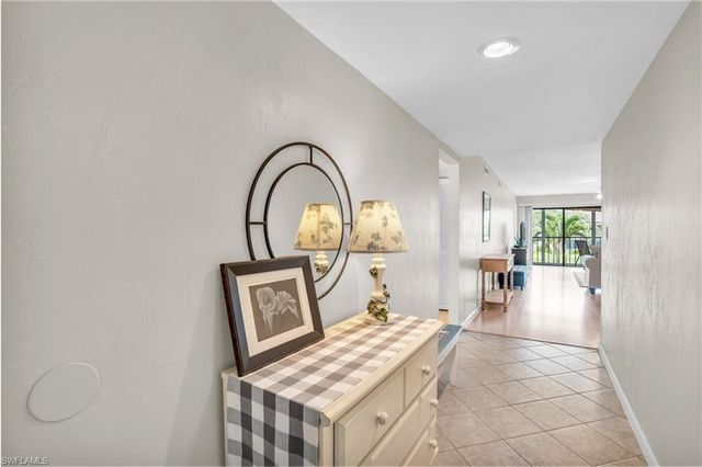 4640 Chantelle DR N204, Naples, FL 34112