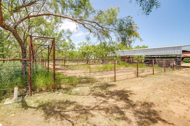 981 County Road 177, Lawn, TX 79530
